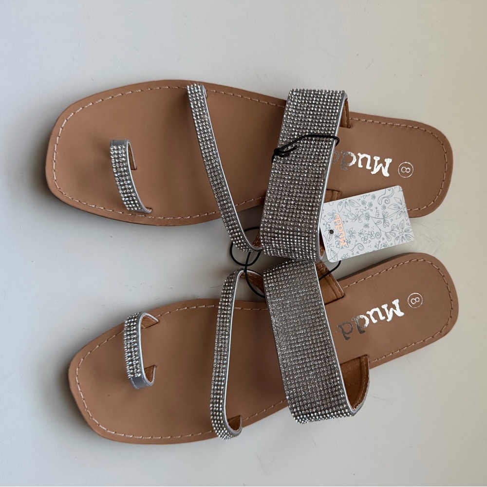 Mudd Silver Rhinestone Flat Slide Sandals w Toe Loop Size 8 NWT - Picture 9 of 11